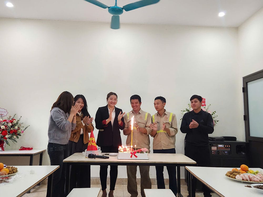 Tổ chức sinh nhật quý cho cán bộ công nhân vi...